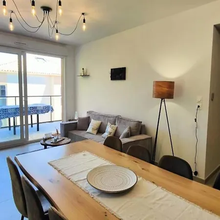 For 6 People Apartment