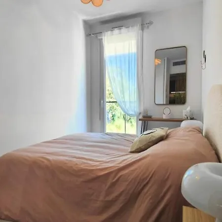 Apartment For 6 People