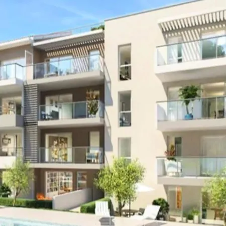 For 6 People * Saint-Raphael (Var)