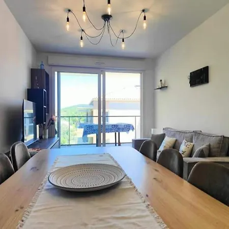 For 6 People Apartment *